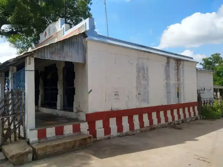 Arulmigu Lakshmi Narayana Perumal Temple, Karaikeni - 625702 Arulmigu Lakshmi Narayana Perumal Temple, Karaikeni - 625702, Madurai - Ancient Temple Architecture and History Image 4