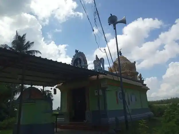 Arulmigu Lakshmi Narayana Perumal Temple, Kongaraimampattu - 603306 அருள்மிகு லட்சுமி நாராயணப் பெருமாள் திருக்கோயில், Kongaraimampattu - 603306, Chengalpattu - Ancient Temple Architecture and History Image 4