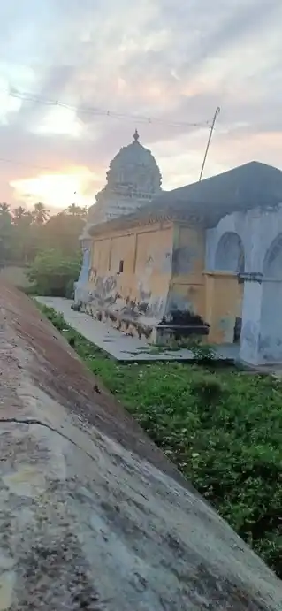 Arulmigu Lakshmi Narayana Perumal Temple, Koothur - 613104 அருள்மிகு லெட்சுமிநாராயண பெருமாள் திருக்கோயில், Koothur - 613104, Thanjavur - Ancient Temple Architecture and History Image 2