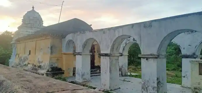 Arulmigu Lakshmi Narayana Perumal Temple, Koothur - 613104 அருள்மிகு லெட்சுமிநாராயண பெருமாள் திருக்கோயில், Koothur - 613104, Thanjavur - Ancient Temple Architecture and History Image 4