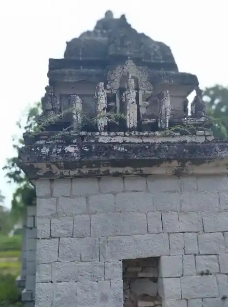 Arulmigu Lakshmi Narayana Perumal Temple, Lachiyam - 606204 அருள்மிகு லட்சுமிநாராயணப்பெருமாள் திருக்கோயில், Lachiyam - 606204, Kallakurichi - Ancient Temple Architecture and History Image 3