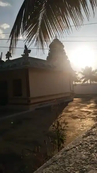 Arulmigu Lakshmi Narayana Perumal Temple, Lathuvadi - 637002 அருள்மிகு லட்சுமி நாராயணப்பெருமாள் திருக்கோயில், Lathuvadi - 637002, Namakkal - Ancient Temple Architecture and History Image 2