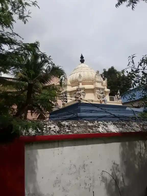 Arulmigu Lakshmi Narayana Perumal Temple, Madapakkam - 603202 அருள்மிகு இலட்சுமி நாராயணப் பெருமாள் திருக்கோயில், மாடப்பாக்கம், கூடுவான்சேரி - 603202, Kancheepuram - Ancient Temple Architecture and History Image 5