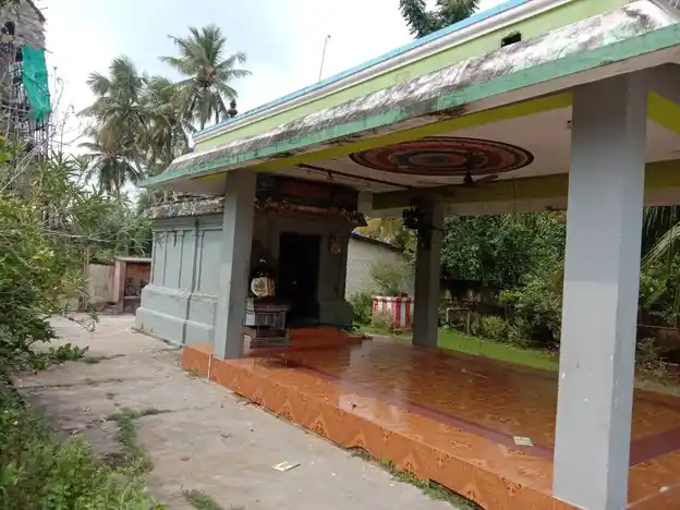 Arulmigu Lakshmi Narayana Perumal Temple, Mathirimangalam - 609801 அருள்மிகு லெட்சுமி நாராயணபெருமாள் திருக்கோயில், மாதிரிமங்கலம் - 609801, Mayiladuthurai - Ancient Temple Architecture and History Image 4