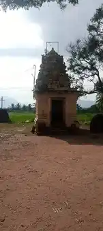 Arulmigu Lakshmi Narayana Perumal Temple, Moonjurpattu - 632057 அருள்மிகு லட்சுமி நாராயண பெருமாள் திருக்கோயில், மூஞ்சூர்பட்டு - 632057, Vellore - Ancient Temple Architecture and History Image 4