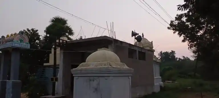 Arulmigu Lakshmi Narayana Perumal Temple, Movur - 608304 அருள்மிகு லட்சுமிநாராயணபெருமாள் திருக்கோயில், Movur - 608304, Cuddalore - Ancient Temple Architecture and History Image 2