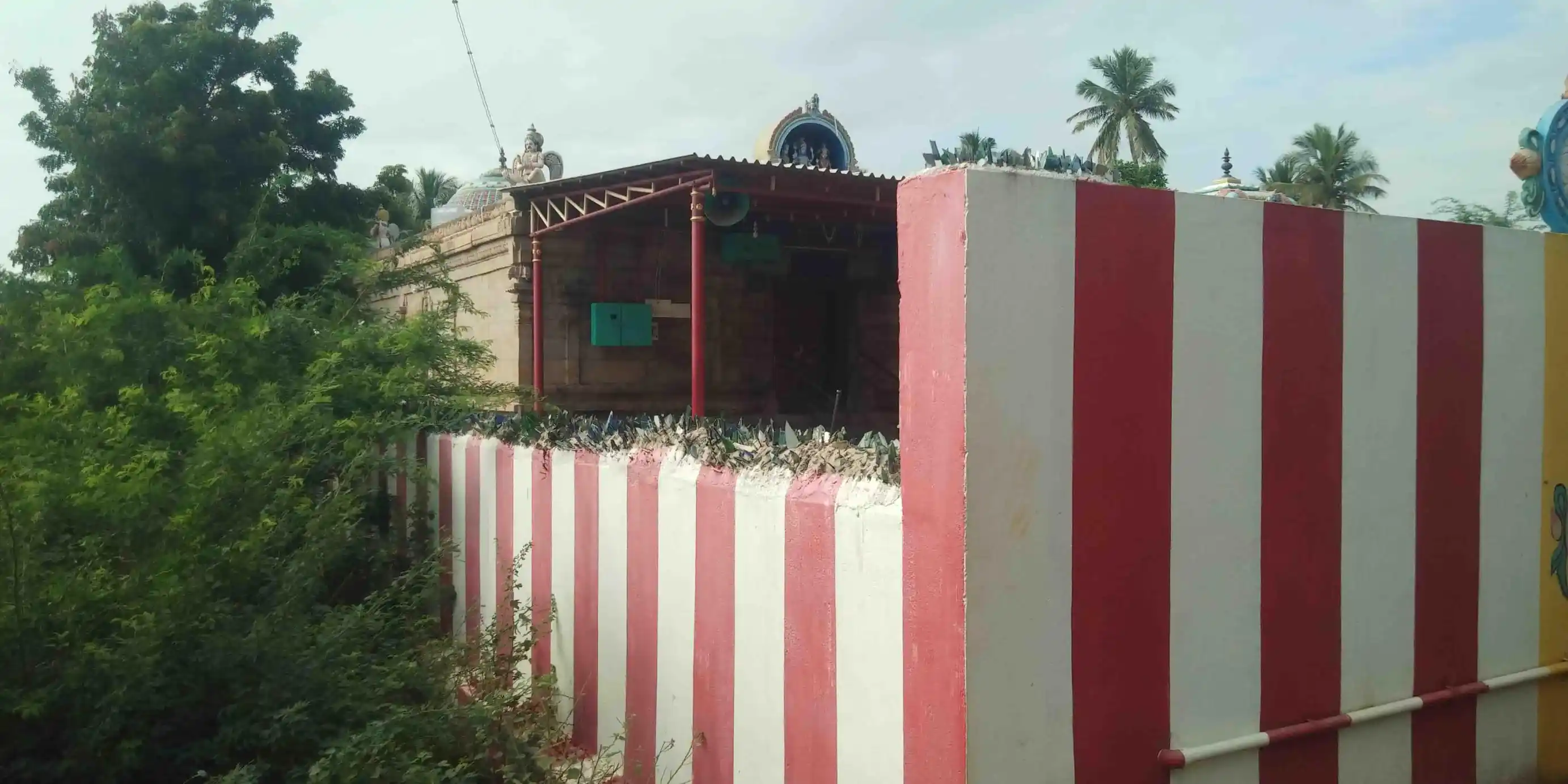 Arulmigu Lakshmi Narayana Perumal Temple, Mutharasanallur - 620101 அருள்மிகு லெட்சுமி நாராயண பெருமாள் திருக்கேயில், Mutharasanallur - 620101, Thiruchirappalli - Ancient Temple Architecture and History Image 4