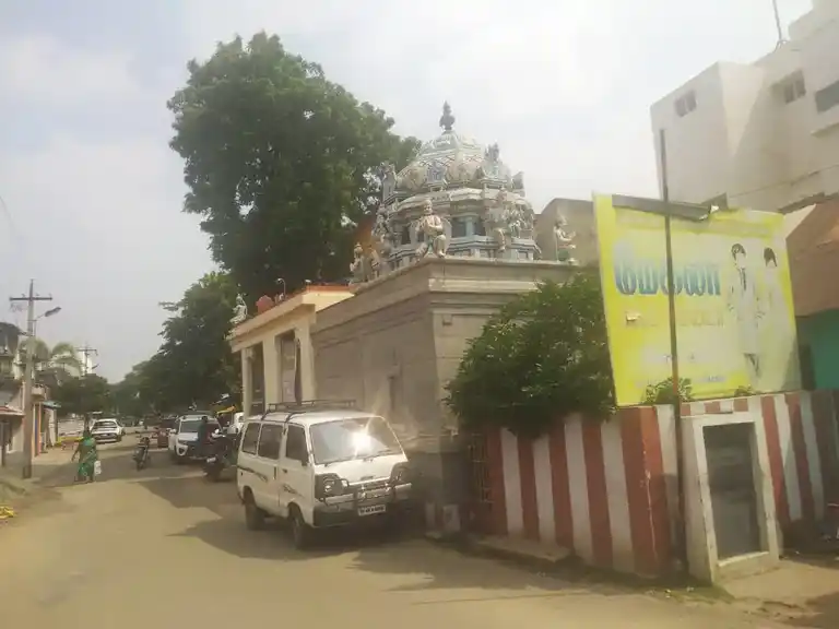 Arulmigu Lakshmi Narayana Perumal Temple, Muthuboopalasamuthiram, Kulithalai - 639104 அருள்மிகு லஷ்மி நாராயணப்பெருமாள் திருக்கோயில், Muthuboopalasamuthiram, Kulithalai - 639104, Karur - Ancient Temple Architecture and History Image 3