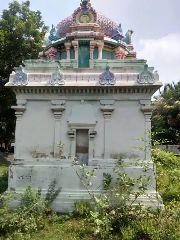Arulmigu Lakshmi Narayana Perumal Temple, Nangur - 609105 அருள்மிகு லெட்சுமி நாராயணப்பெருமாள் திருக்கோயில், கீழையூர் - 609105, Mayiladuthurai - Ancient Temple Architecture and History Image 3