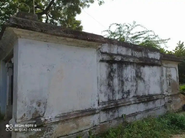 Arulmigu Lakshmi Narayana Perumal Temple, Near Street, Mamballam - 601201 அருள்மிகு லட்சுமி நாராயணப்பெருமாள் திருக்கோயில், Near Street, Mamballam - 601201, Tiruvallur - Ancient Temple Architecture and History Image 4