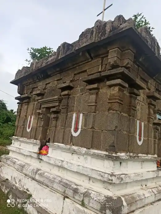 Arulmigu Lakshmi Narayana Perumal Temple, Out Side The Village, Senji - 602001 அருள்மிகு லட்சுமி நாராயணப்பெருமாள் திருக்கோயில், Out Side The Village, Senji - 602001, Tiruvallur - Ancient Temple Architecture and History Image 3