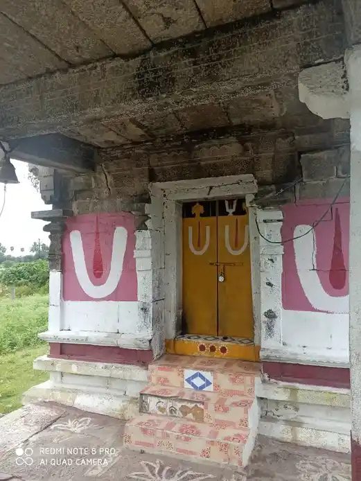 Arulmigu Lakshmi Narayana Perumal Temple, Out Side The Village, Senji - 602001 அருள்மிகு லட்சுமி நாராயணப்பெருமாள் திருக்கோயில், Out Side The Village, Senji - 602001, Tiruvallur - Ancient Temple Architecture and History Image 5