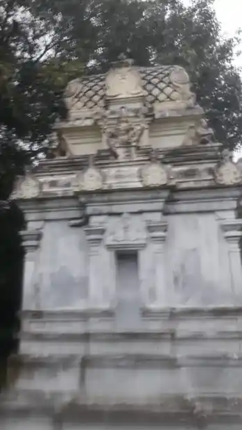 Arulmigu Lakshmi Narayana Perumal Temple, Ozhivetti - 603311 அருள்மிகு இலட்சுமி நாராயணப் பெருமாள் திருக்கோயில், Ozhivetti - 603311, Chengalpattu - Ancient Temple Architecture and History Image 2