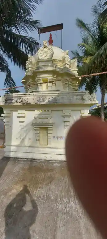 Arulmigu Lakshmi Narayana Perumal Temple, Ozhughur - 631001 அருள்மிகு லட்சுமி நாராயணப்பெருமாள் திருக்கோயில், ஒழுகூர் - 631001, Ranipet - Ancient Temple Architecture and History Image 3