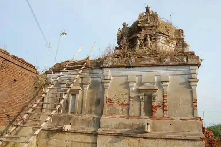 Arulmigu Lakshmi Narayana Perumal Temple, Sembiyanmanakudi - 614806 அருள்மிகு லெட்சுமி நாராயணப்பெருமாள் திருக்கோயில், Sembiyanmanakudi - 614806, Nagapattinam - Ancient Temple Architecture and History Image 5