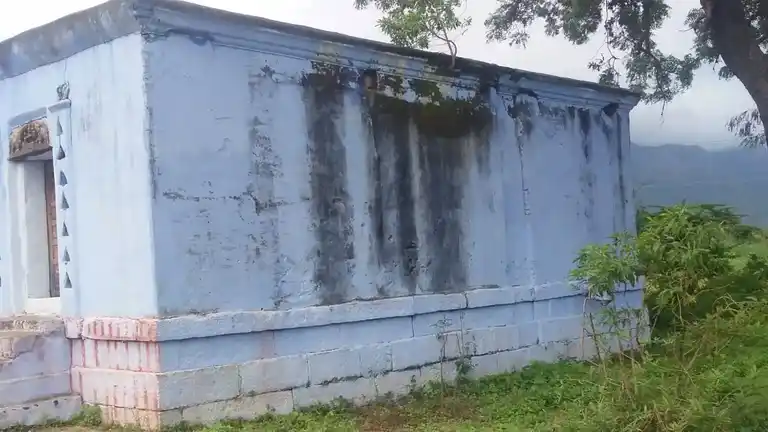 Arulmigu Lakshmi Narayana Perumal Temple, Vandari - 625705 அருள்மிகு லெட்சுமி நாராயணப் பெருமாள் திருக்கோயில், Vandari - 625705, Madurai - Ancient Temple Architecture and History Image 4