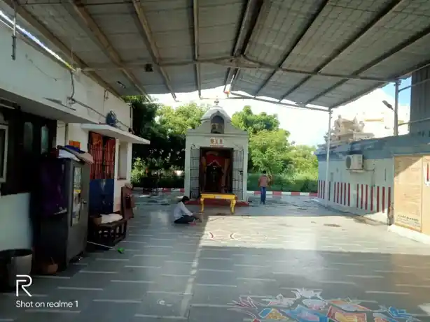 Arulmigu Lakshmi Narayana Perumal Vagaiyara Temple, Pallikaranai, Chennai - 600100 அருள்மிகு இலட்சுமி நாராயண பெருமாள் திருக்கோயில், Pallikaranai, Chennai - 600100, Chennai - Ancient Temple Architecture and History Image 4