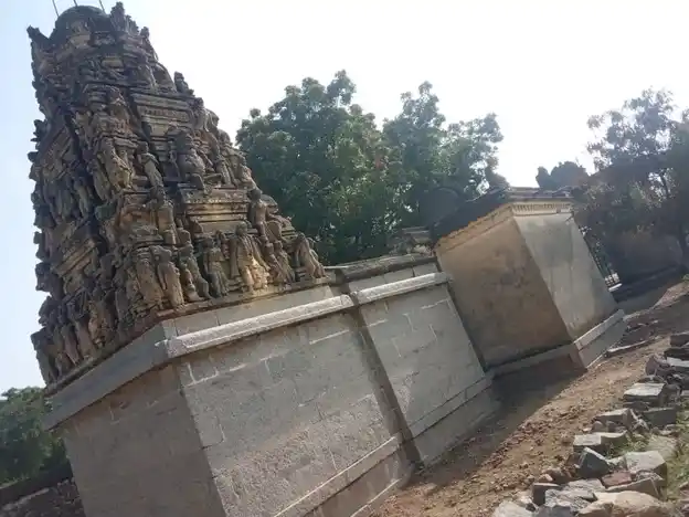 Arulmigu Lakshmi Narayana Swamy Temple, Buddireddipatti - 635302 Arulmigu Lakshmi Narayana Swamy Temple, புத்திரெட்டிபட்டி - 635302, Dharmapuri - Ancient Temple Architecture and History Image 4