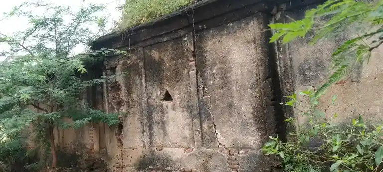 Arulmigu Lakshmi Narayana Swamy Temple, Koothanur - 606402 அருள்மிகு லட்சுமிநாராயணப்பெருமாள் திருக்கோயில், மூக்கனூர் - 606402, Kallakurichi - Ancient Temple Architecture and History Image 2