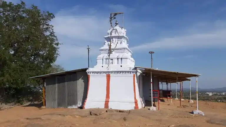 Arulmigu Lakshmi Narayana Swamy Temple, Modhur - 635205 அருள்மிகு லட்சுமி நாராயணசாமி திருக்கோயில், மோதூர் - 635205, Dharmapuri - Ancient Temple Architecture and History Image 4
