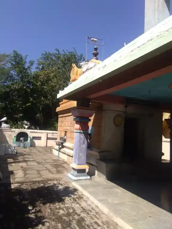 Arulmigu Lakshmi Narayanan Perumal Temple, Periya Olaipadi - 606754 Arulmigu Lakshmi Narayanan Perumal Temple, Periya Olaipadi, Periya Olaipadi - 606754, Tiruvannamalai - Ancient Temple Architecture and History Image 2