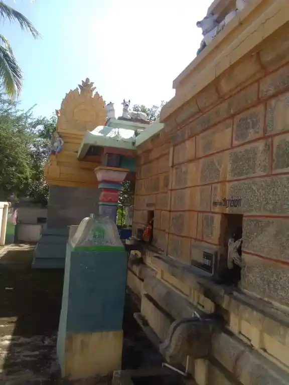 Arulmigu Lakshmi Narayanan Perumal Temple, Periya Olaipadi - 606754 Arulmigu Lakshmi Narayanan Perumal Temple, Periya Olaipadi, Periya Olaipadi - 606754, Tiruvannamalai - Ancient Temple Architecture and History Image 4