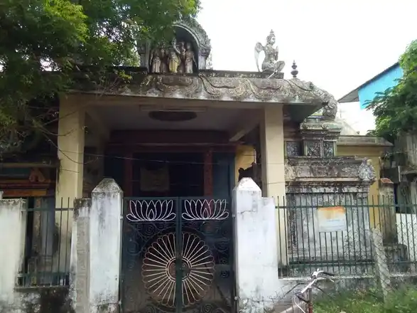 Arulmigu Lakshmi Narayanaperumal Engindra Venugopalaswamy Temple, Mayiladuthurai - 609001 ஸ்ரீ லெட்சுமி நாராயண பெருமாள் என்கிற ஸ்ரீ வேணுகோபாலசுவாமி திருக்கோயில், Mayiladuthurai - 609001, Mayiladuthurai - Ancient Temple Architecture and History Image 4