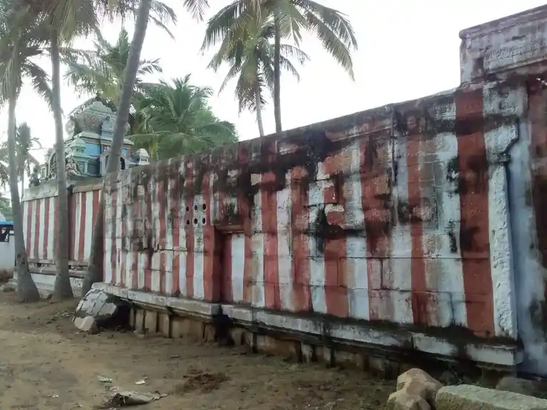 Arulmigu Lakshmi Narayanaperumal Temple, Krishnarayapuram - 639128 Arulmigu Lakshmi narayanaperumal Temple, Krishnarayapuram - 639128, Karur - Ancient Temple Architecture and History Image 2
