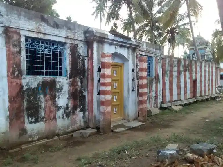 Arulmigu Lakshmi Narayanaperumal Temple, Krishnarayapuram - 639128 Arulmigu Lakshmi narayanaperumal Temple, Krishnarayapuram - 639128, Karur - Ancient Temple Architecture and History Image 5