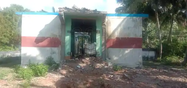 Arulmigu Lakshmi Narayanaperumal Temple, Malapuram - 614205 Arulmigu Lakshmi NarayanaPerumal Temple, Malapuram - 614205, Thanjavur - Ancient Temple Architecture and History Image 3