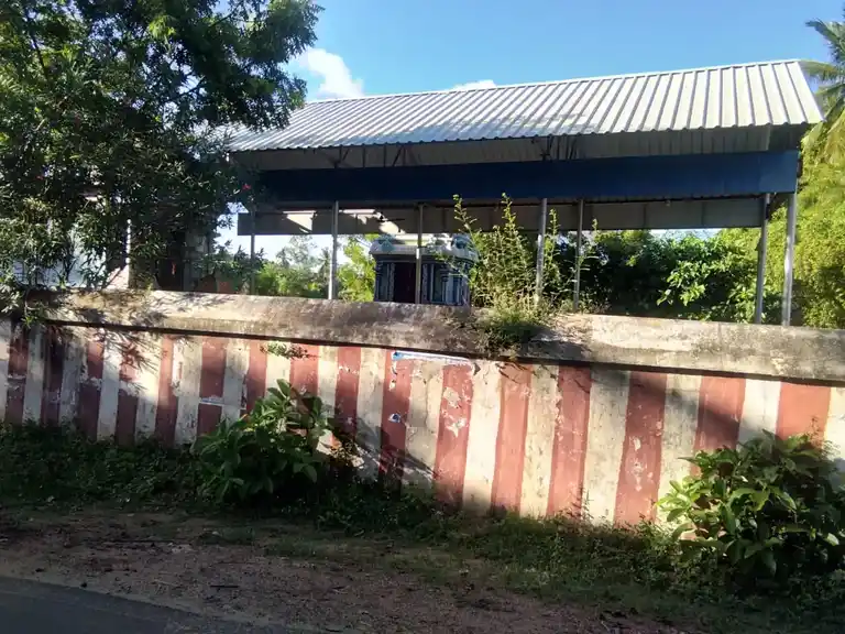 Arulmigu Lakshmi Narayanaperumal Temple, Melaperumpallam - 609107 அருள்மிகு லெஷ்மி நாராயணப் பெருமாள் திருக்கோயில், Melaperumpallam - 609107, Mayiladuthurai - Ancient Temple Architecture and History Image 2