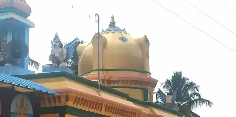 Arulmigu Lakshmi Narayanaperumal Temple, Mutharasikuppam - 623520 அருள்மிகு லட்சுமி நாராயணபெருமாள் திருக்கோயில், முத்தரிசிகுப்பம் - 623520, Vellore - Ancient Temple Architecture and History Image 4