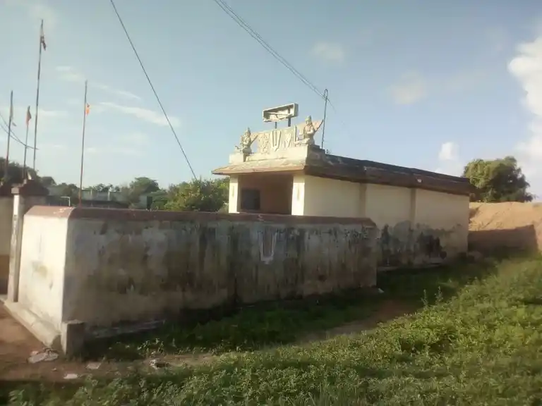 Arulmigu Lakshmi Narayanaperumal Temple, Near Bus Stop, Paranthur - 631552 அருள்மிகு லட்சுமி நாராயணப்பெருமாள் திருக்கோயில், Near Bus Stop, Paranthur - 631552, Kancheepuram - Ancient Temple Architecture and History Image 2
