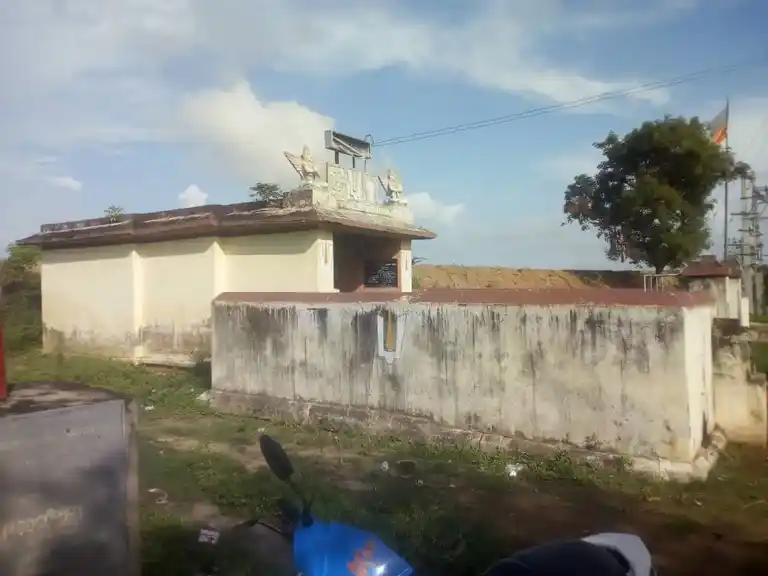 Arulmigu Lakshmi Narayanaperumal Temple, Near Bus Stop, Paranthur - 631552 அருள்மிகு லட்சுமி நாராயணப்பெருமாள் திருக்கோயில், Near Bus Stop, Paranthur - 631552, Kancheepuram - Ancient Temple Architecture and History Image 3