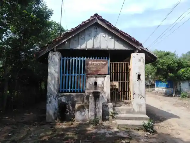 Arulmigu Lakshmi Narayanaperumal Temple, Nemelli - 609805 அருள்மிகு லெட்சுமி நாராயணப்பெருமாள் திருக்கோயில், Nemelli - 609805, Mayiladuthurai - Ancient Temple Architecture and History Image 3
