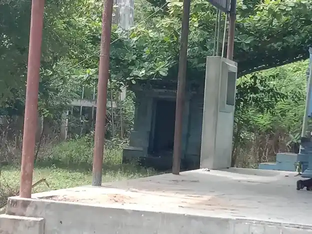 Arulmigu Lakshmi Narayanaperumal Temple, Paalaiyur - 609805 அருள்மிகு லெட்சுமி நாராயண பெருமாள் திருக்கோயில், பாலையூர் - 609805, Mayiladuthurai - Ancient Temple Architecture and History Image 4