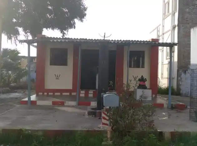 Arulmigu Lakshmi Narayanaperumal Temple, Reddipatty - 637102 அருள்மிகு லட்சுமி நாராயணப்பெருமாள் திருக்கோயில், Reddipatty - 637102, Namakkal - Ancient Temple Architecture and History Image 4