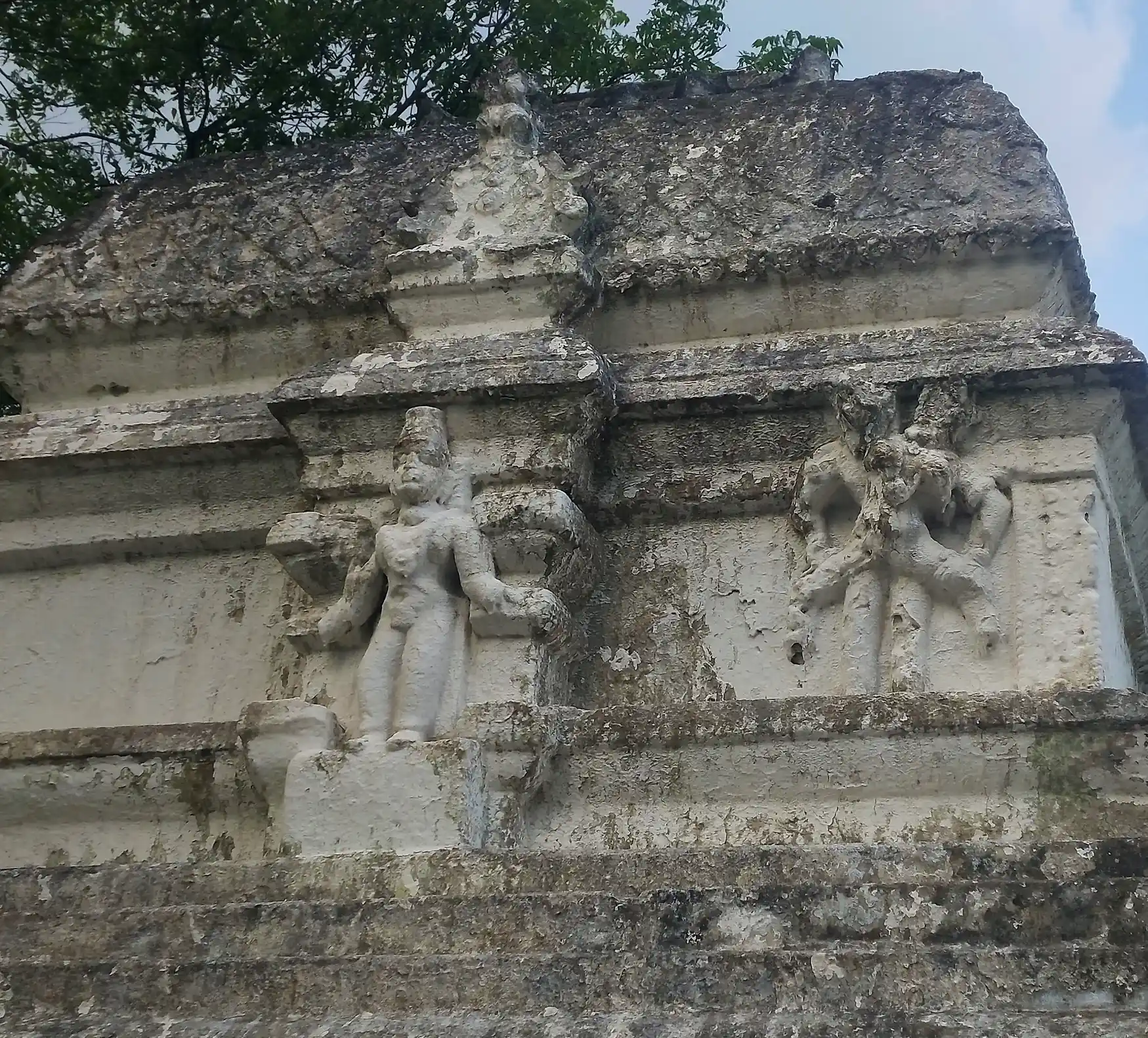 Arulmigu Lakshmi Narayanaperumal Temple, Vaipadi, Vaipadi - 638056 அருள்மிகு லட்சுமிநாராயணப்பெருமாள் திருக்கோயில், Vaipadi, வாய்ப்பாடி - 638056, Erode - Ancient Temple Architecture and History Image 4