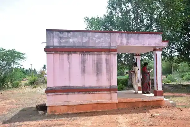 Arulmigu Lakshmi Narayanaperumal Temple, Valvarmangalam - 639001 அருள்மிகு  லெட்சுமி நாராயணப்பெருமாள் திருக்கோயில், Valvarmangalam - 639001, Karur - Ancient Temple Architecture and History Image 2
