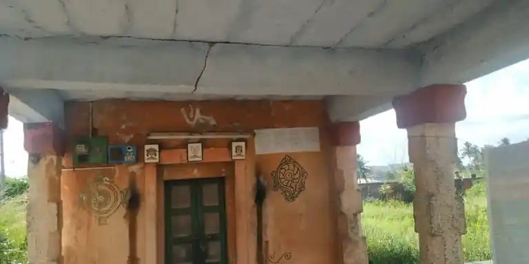 Arulmigu Lakshmi Narayanaperumal (Vagaiyara) Temple, Vinnampalli - 632516 அருள்மிகு லட்சுமி நாராயன பெருமாள் வகையரா திருக்கோயில், விண்ணம்பள்ளி - 632516, Vellore - Ancient Temple Architecture and History Image 5