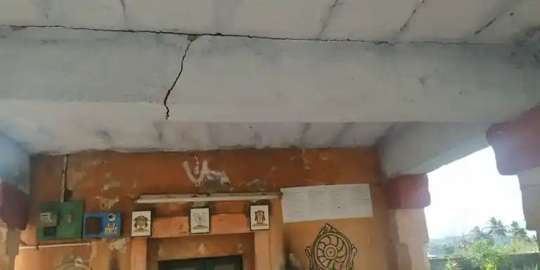 Arulmigu Lakshmi Narayanaperumal (Vagaiyara) Temple, Vinnampalli - 632516 அருள்மிகு லட்சுமி நாராயன பெருமாள் வகையரா திருக்கோயில், விண்ணம்பள்ளி - 632516, Vellore - Ancient Temple Architecture and History Image 6