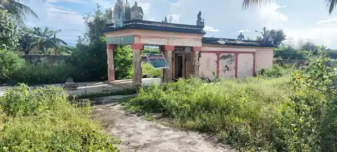 Arulmigu Lakshmi Narayanaperumal (Vagaiyara) Temple, Vinnampalli - 632516 அருள்மிகு லட்சுமி நாராயன பெருமாள் வகையரா திருக்கோயில், விண்ணம்பள்ளி - 632516, Vellore - Ancient Temple Architecture and History Image 7