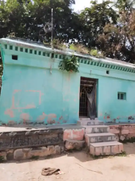 Arulmigu Lakshmi Narayanaswamy Temple, Sowtahalli, Sowtahalli - 635112 அருள்மிகு இலட்சுமி நாராயணசாமி திருக்கோயில், சௌட்டஅள்ளி - 635112, Krishnagiri - Ancient Temple Architecture and History Image 2