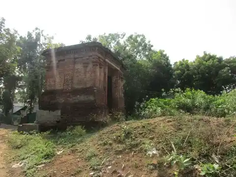 Arulmigu Lakshmi Narayanperumal Temple, Athichamangalam - 612804 அருள்மிகு லெட்சுநாராயணப்பெருமாள் திருக்கோயில், Athichamangalam - 612804, Thiruvarur - Ancient Temple Architecture and History Image 7