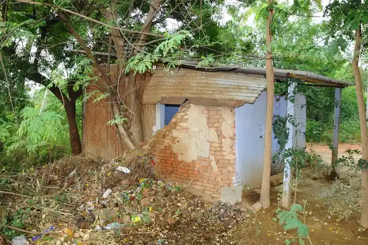 Arulmigu Lakshmi Narayaperumal Temple, Achamapuram - 639004 அருள்மிகு லெட்சுமி நாராயணப்பெருமாள் திருக்கோயில், Achamapuram - 639004, Karur - Ancient Temple Architecture and History Image 4