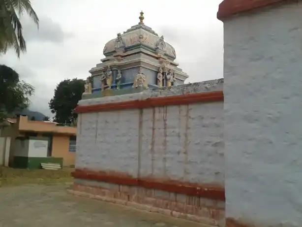 Arulmigu Lakshmi Narshingaperumal Temple, Narasimmanayakkanpalayam - 641031 அருள்மிகு இலட்சுமி நரசிம்மசுவாமி திருக்கோயில், Narasimmanayakkanpalayam - 641031, Coimbatore - Ancient Temple Architecture and History Image 3