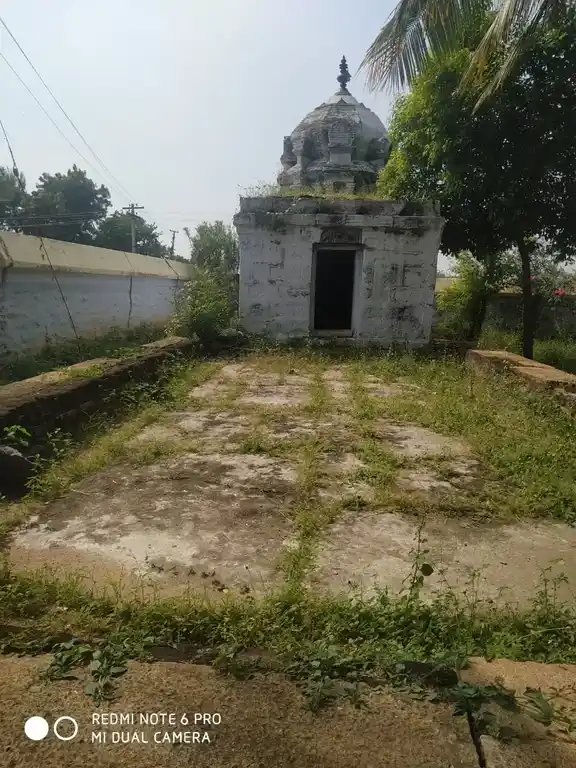 Arulmigu Lakshmi Naryanaperumal Temple, Sirukalapur - 621706 Arulmigu Lakshmi naryanaperumal Temple, சிறுகளப்பூர், Sirukalapur - 621706, Thiruchirappalli - Ancient Temple Architecture and History Image 2