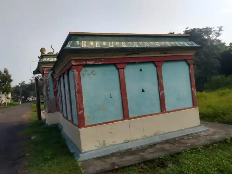 Arulmigu Lakshmiamman Temple, Near Street, Periyapuliyur - 601201 அருள்மிகு லட்சுமி அம்மன் திருக்கோயில், Near Street, Periyapuliyur - 601201, Tiruvallur - Ancient Temple Architecture and History Image 2