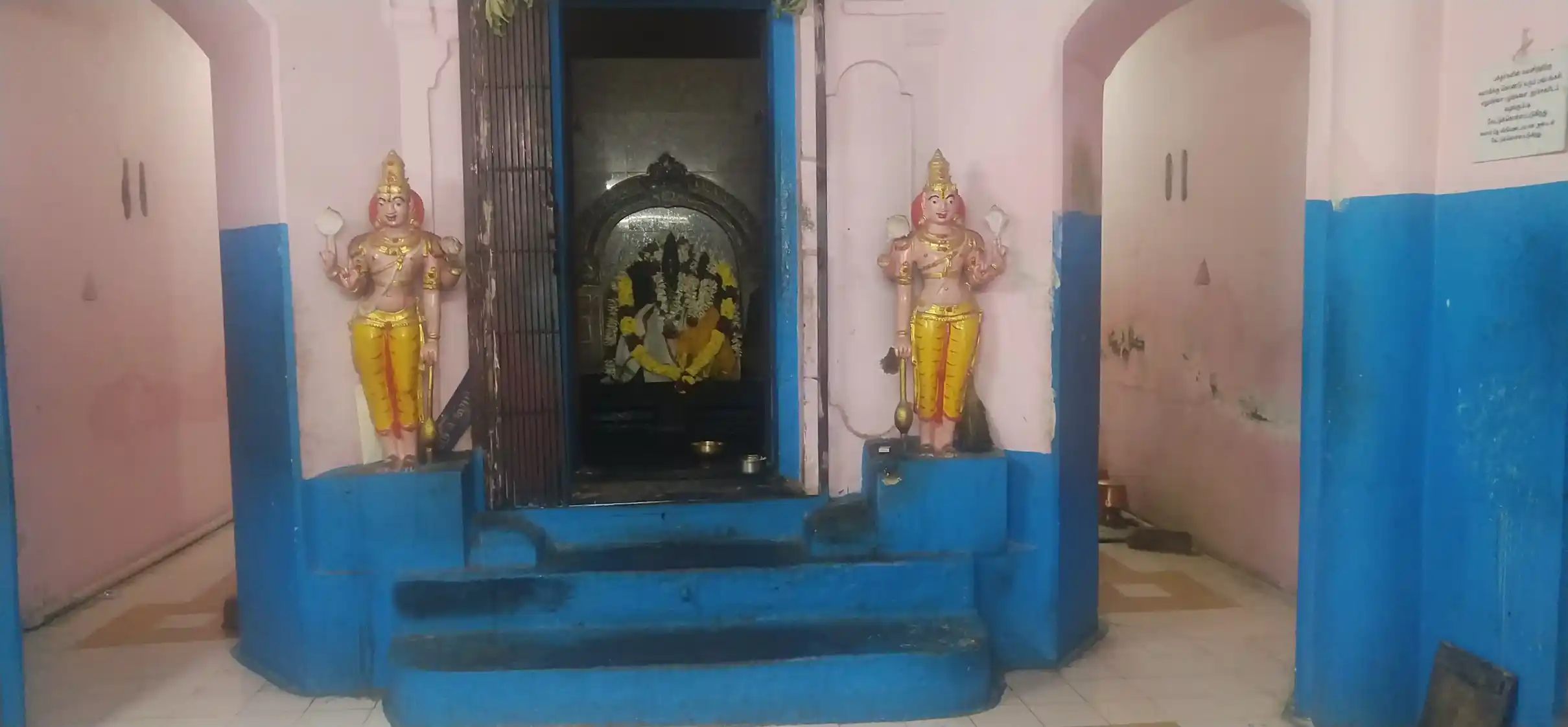 Arulmigu Lakshminarasimaswamy Temple, Dharapuram - 638656 அருள்மிகு லெட்சுமி நரசிம்மசாமி திருக்கோயில், தாராபுரம் - 638656, Tiruppur - Ancient Temple Architecture and History Image 4