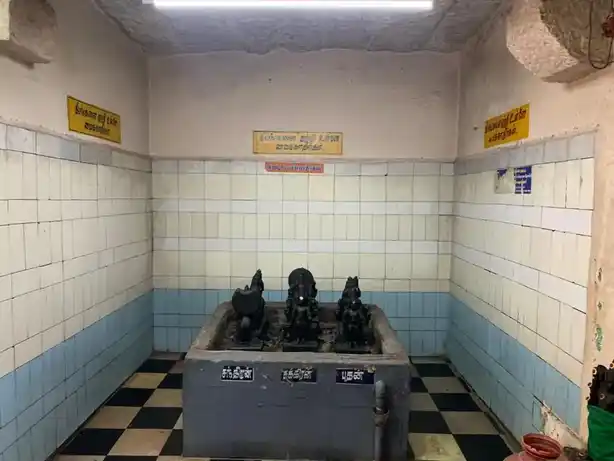 Arulmigu Lakshminarasimhaswamy Temple, Madam - 631209 அருள்மிகு இலட்சுமி நரசிம்ம சுவாமி திருக்கோயில், மாடம் - 631209, Tiruvallur - Ancient Temple Architecture and History Image 5